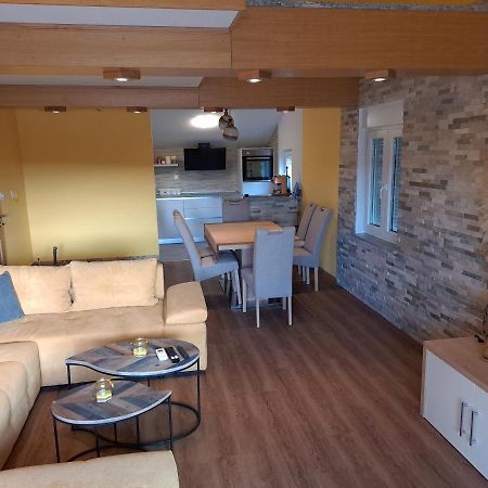 Apartman Vidas Palit Exteriör bild