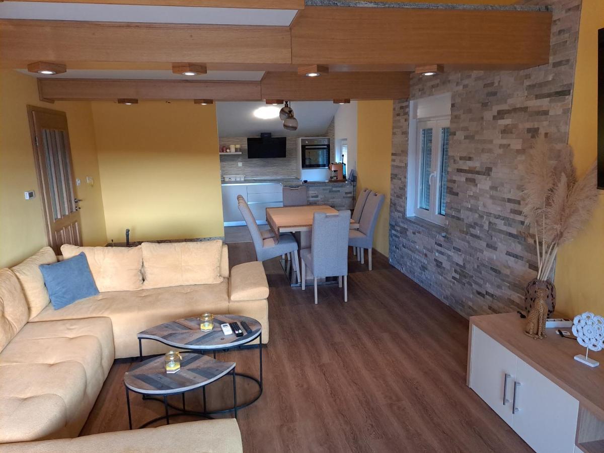 Apartman Vidas Palit Exteriör bild
