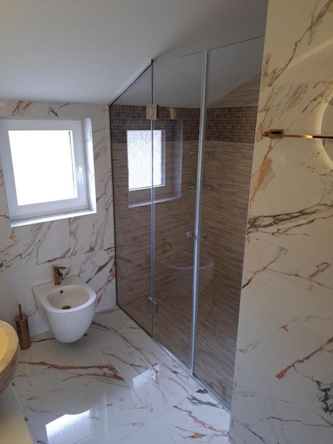 Apartman Vidas Palit Exteriör bild