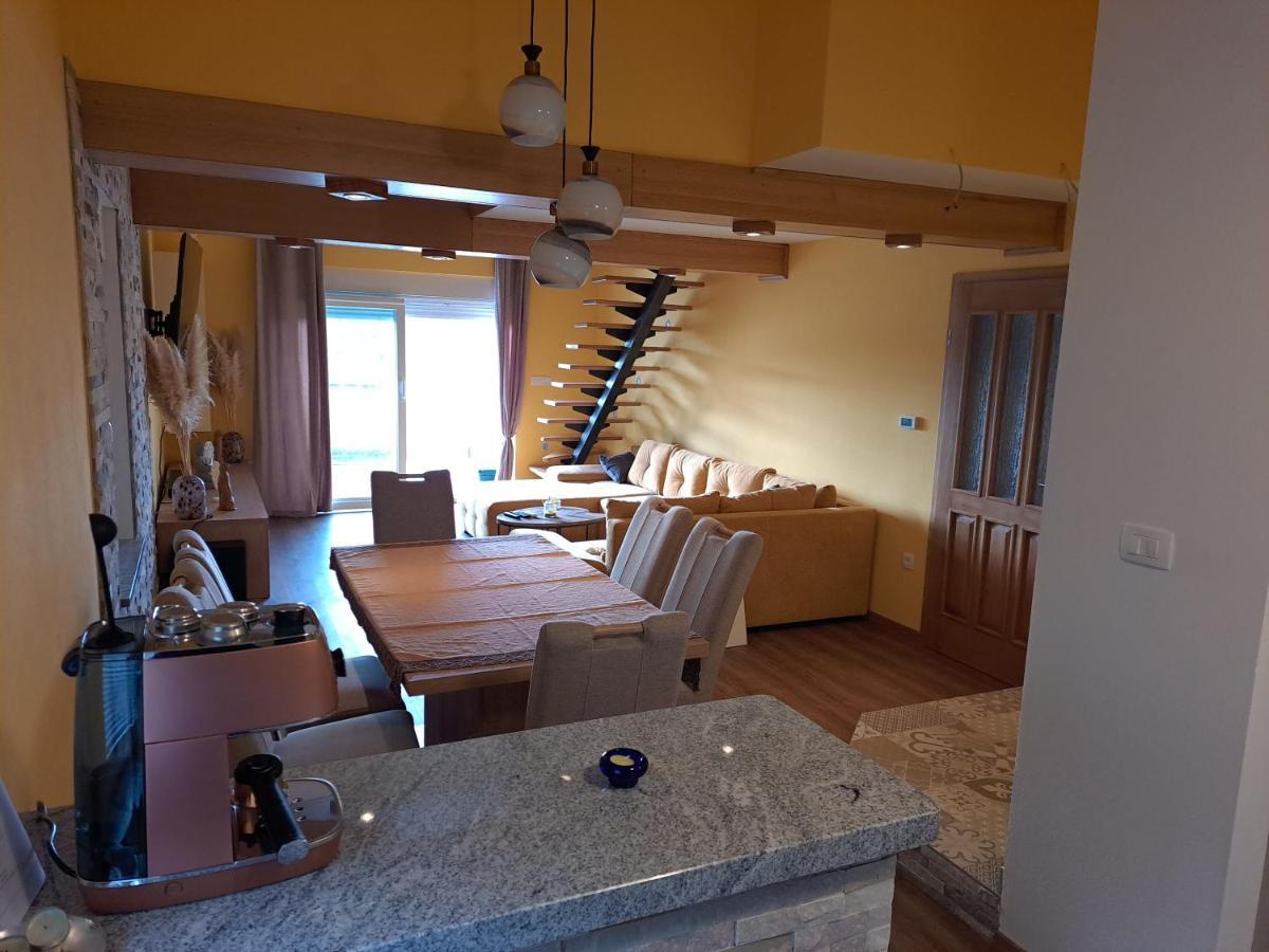 Apartman Vidas Palit Exteriör bild