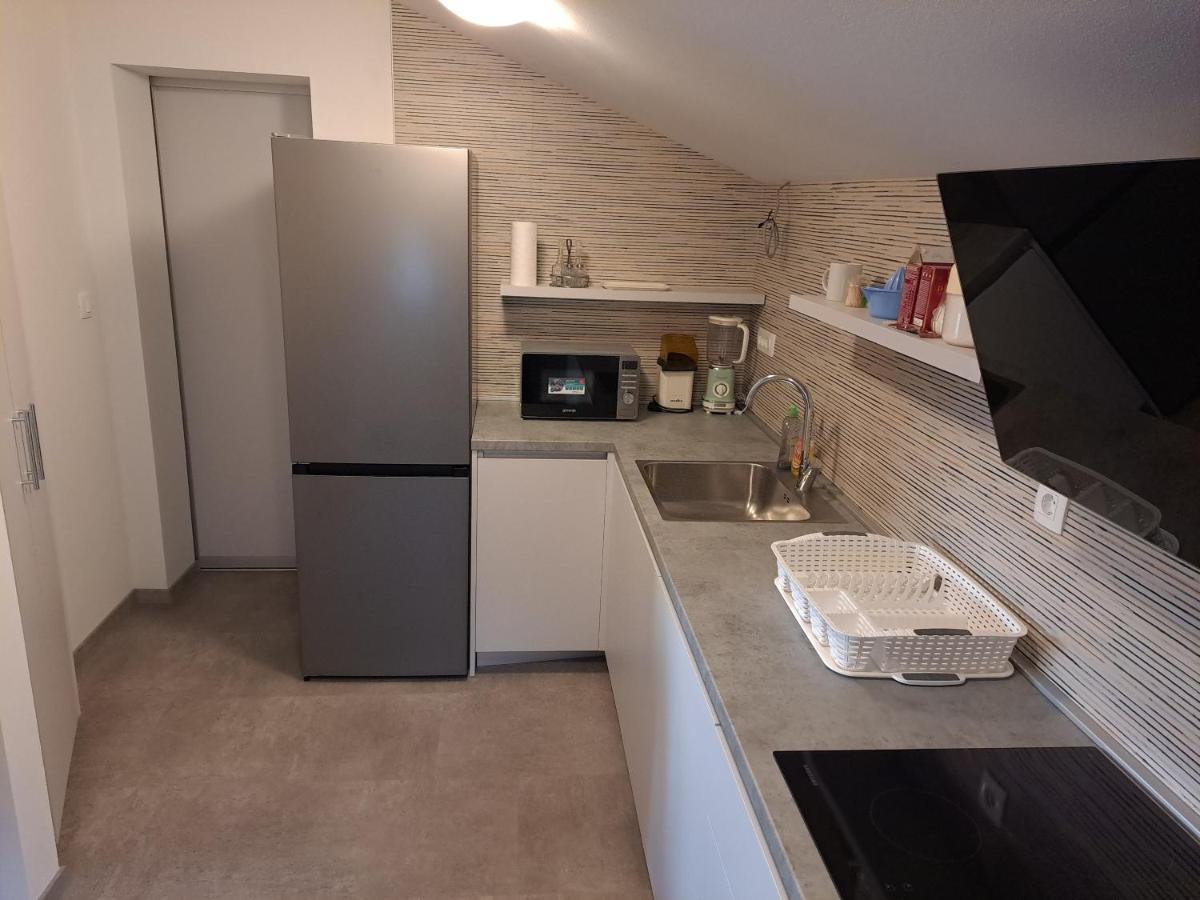 Apartman Vidas Palit Exteriör bild