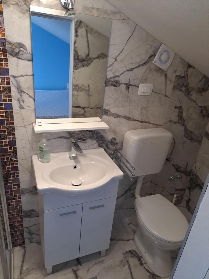Apartman Vidas Palit Exteriör bild